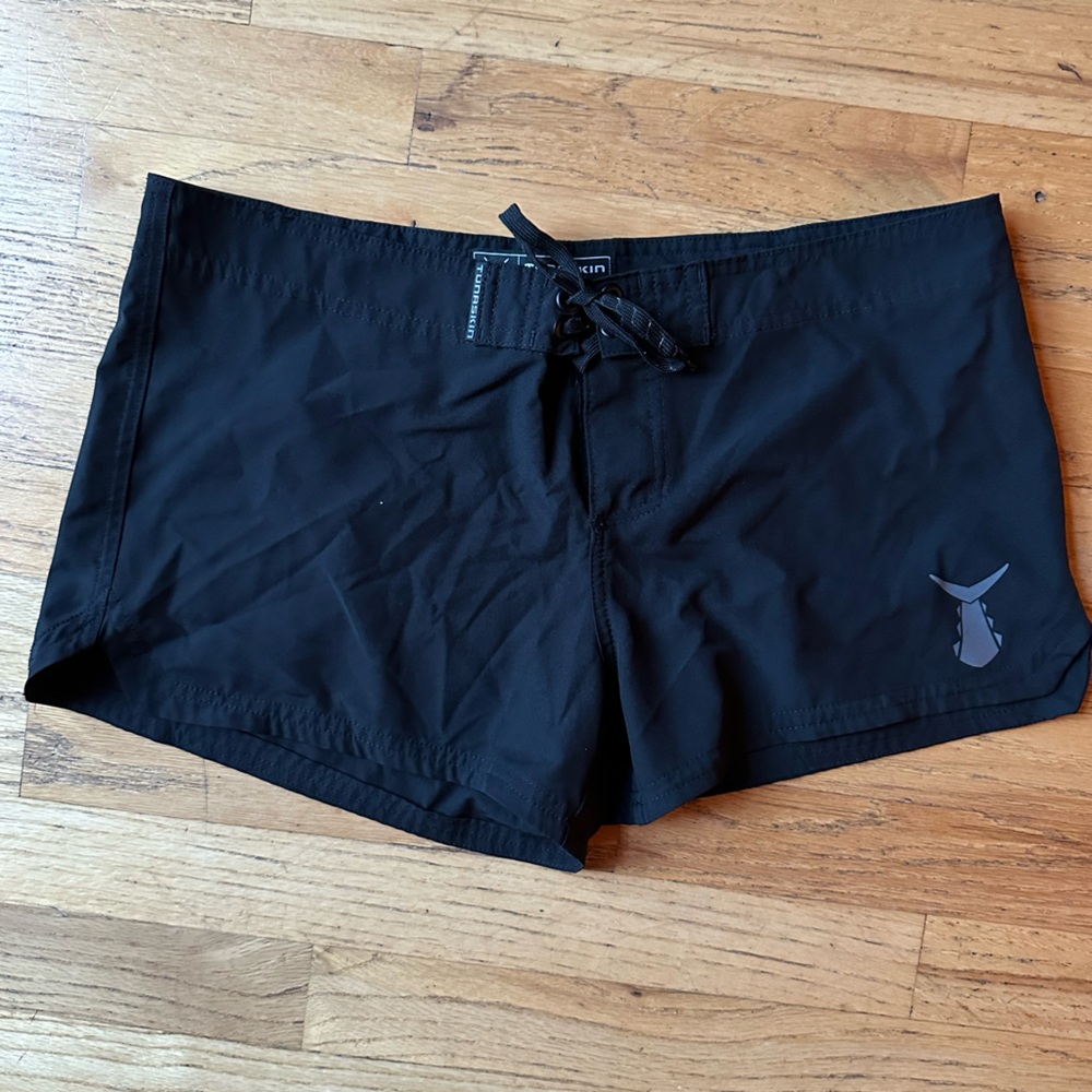 Tunaskin women’s set shorts black large